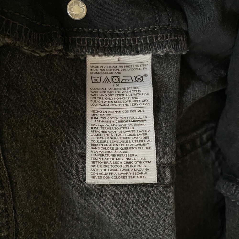 Old Navy Women's Sky-Hi Wide Leg Black Wash Jeans - Picture 6 of 6